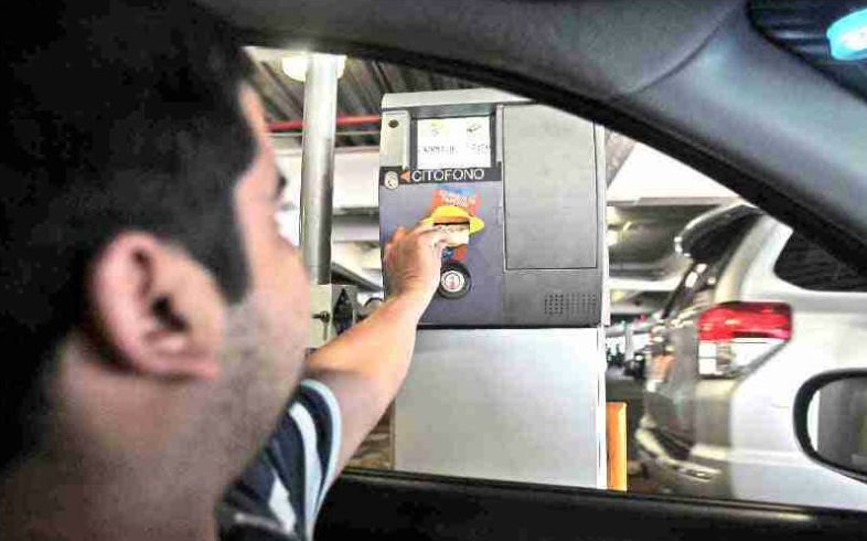 Inicio cobro estacionamientos