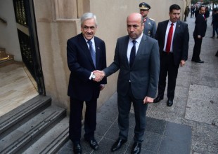 9 de mayo de 2018/SANTIAGO
El Presidente Sebastián Piñera, asiste a la Cuenta Pública 2017 de la Contraloría de la República, encabezada por Jorge Bermudez. El presidente Sebastian Piñera saluda al Contralor Jorge Bermudez.
FOTO: SEBASTIAN BELTRÁN GAETE/AGENCIAUNO