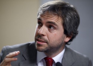 06 de Julio de 2015/SANTIAGO
El Director Ejecutivo de la Fundacin AVANZA, Gonzalo Blumel durante la Comisin de Educacin que continua con el trmite de audiencias pblicas para el estudio del proyecto de ley que crea el Sistema de Desarrollo Profesional Docente.
FOTO: PABLO VERA LISPERGUER/AGENCIAUNO