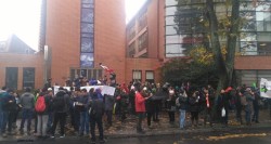 trabajadores-nueva-masvida-inician-protesta-2-750x400