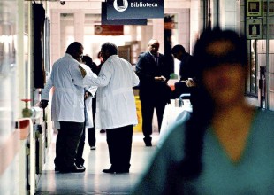 Imagen-Tematica-medicos-Hospital0265